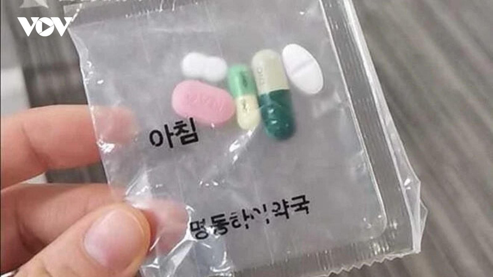 Cô gái 17 tuổi bị rối loạn tâm thần do uống thuốc giảm cân