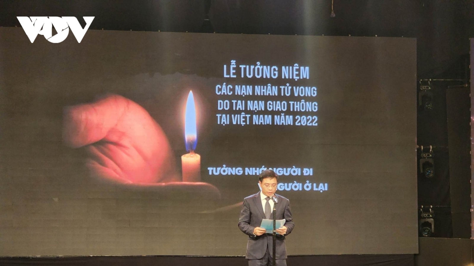 Tổ chức Lễ tưởng niệm các nạn nhân tử vong do tai nạn giao thông vào tối 19/11