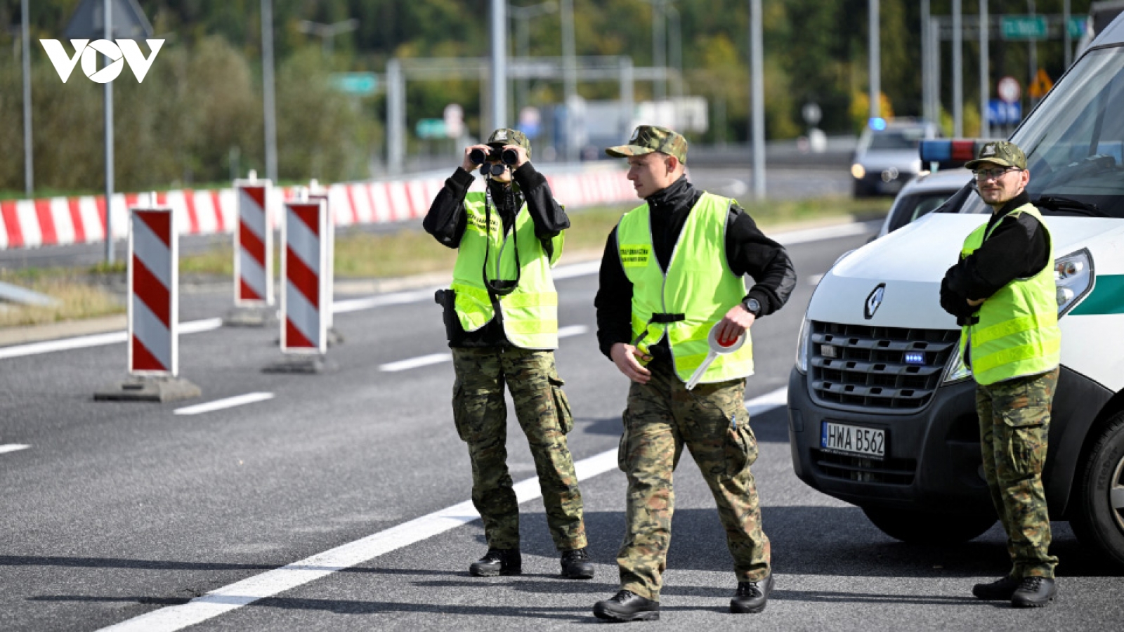 Slovakia gia hạn kiểm soát biên giới với Hungary