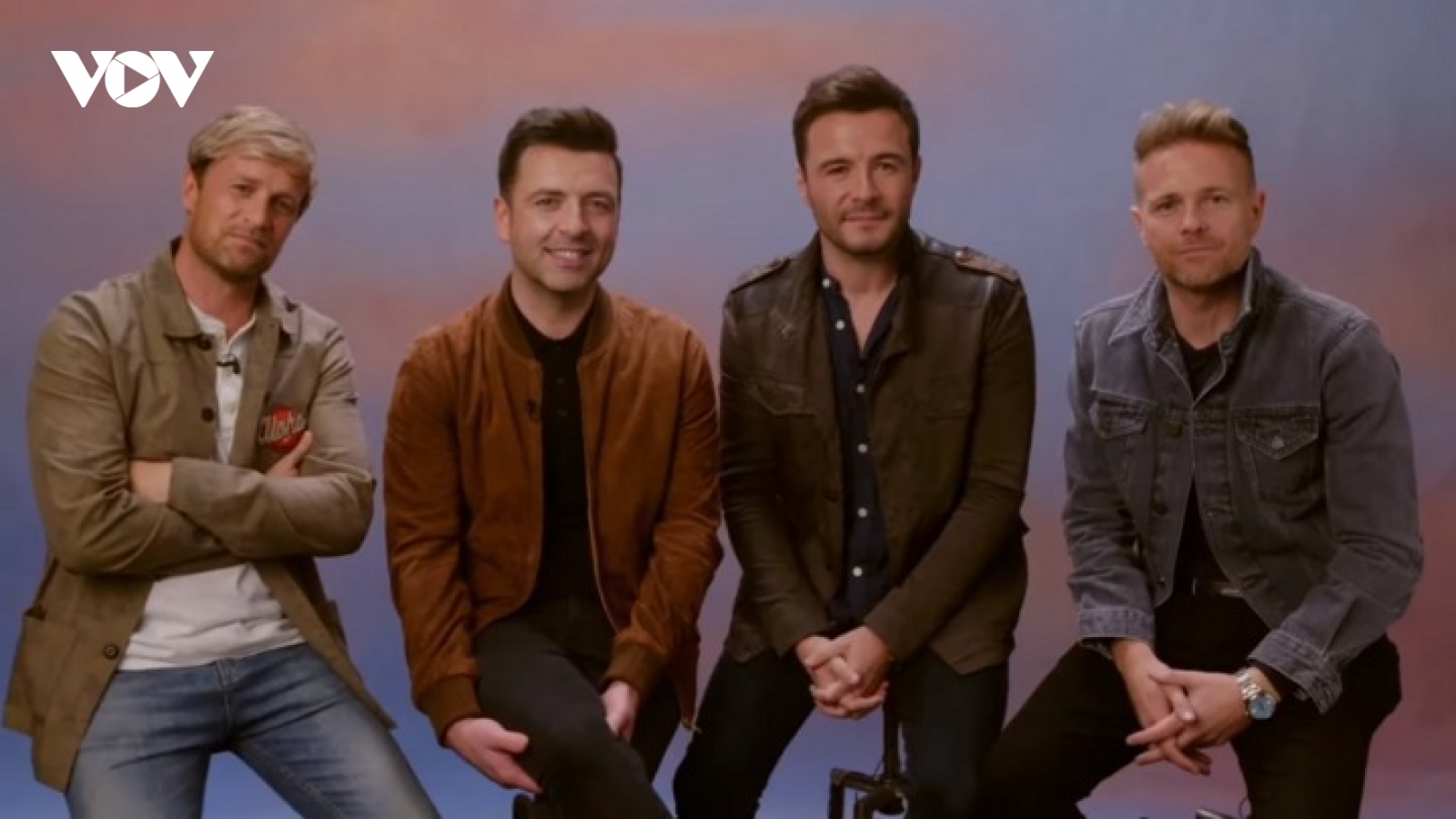 Bị đòi tẩy chay, BTC đêm nhạc Westlife giải thích 'chỉ làm theo yêu cầu của fan'