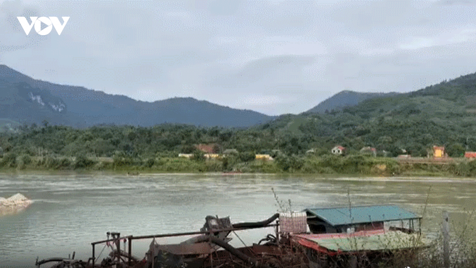 Một người chết do lật thuyền ở Yên Bái