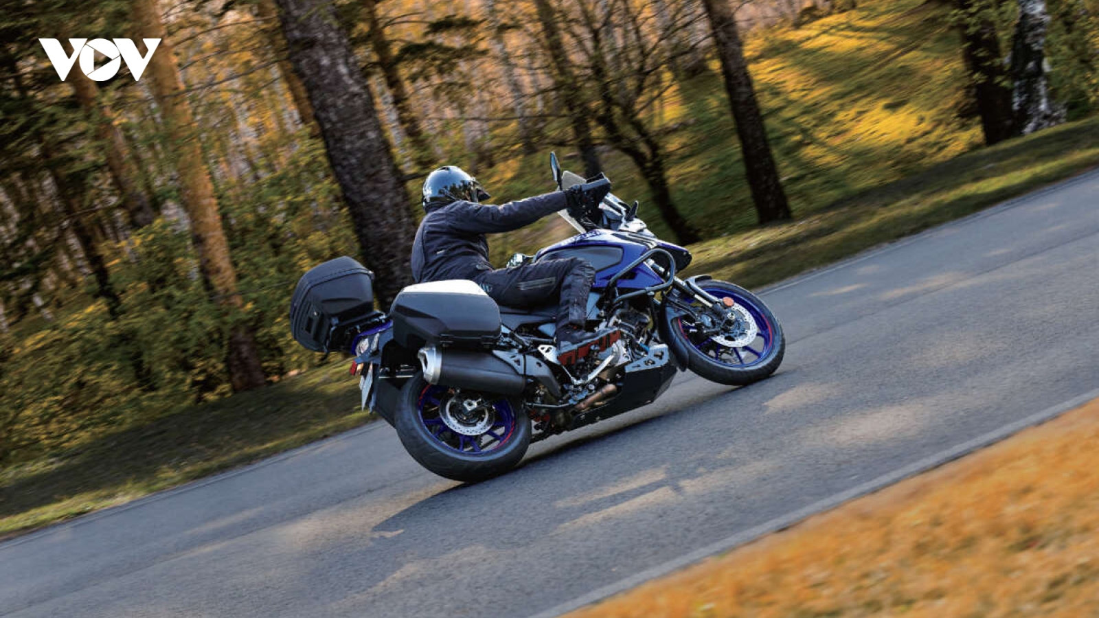 Khám phá Suzuki V-Strom 1050 2023 vừa ra mắt, giá từ 406 triệu đồng