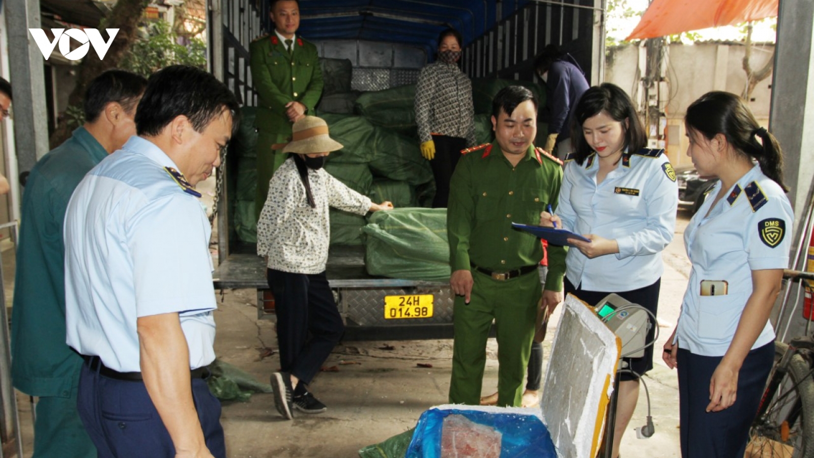 Phát hiện 10 tấn nầm lợn đông lạnh không rõ nguồn gốc, xuất xứ