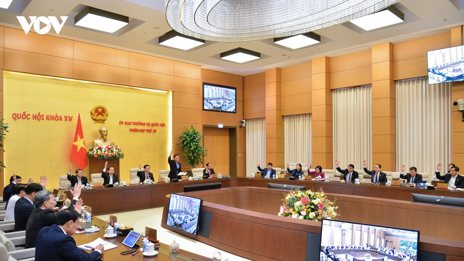 Thành lập thị xã Việt Yên ở Bắc Giang và thị trấn Hậu Hiền ở Thanh Hóa