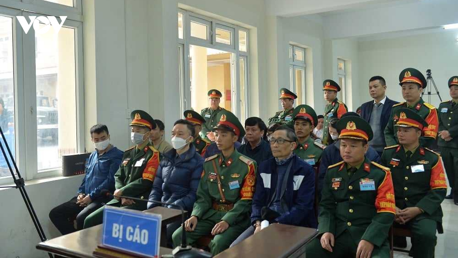 Bị cáo Phan Quốc Việt và 6 đồng phạm hầu tòa vụ gian dối kít xét nghiệm Việt Á