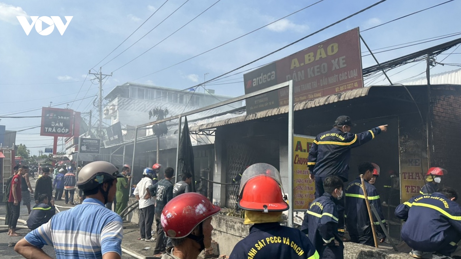 Cháy lớn làm thiệt hại nhiều nhà dân ở Tiền Giang