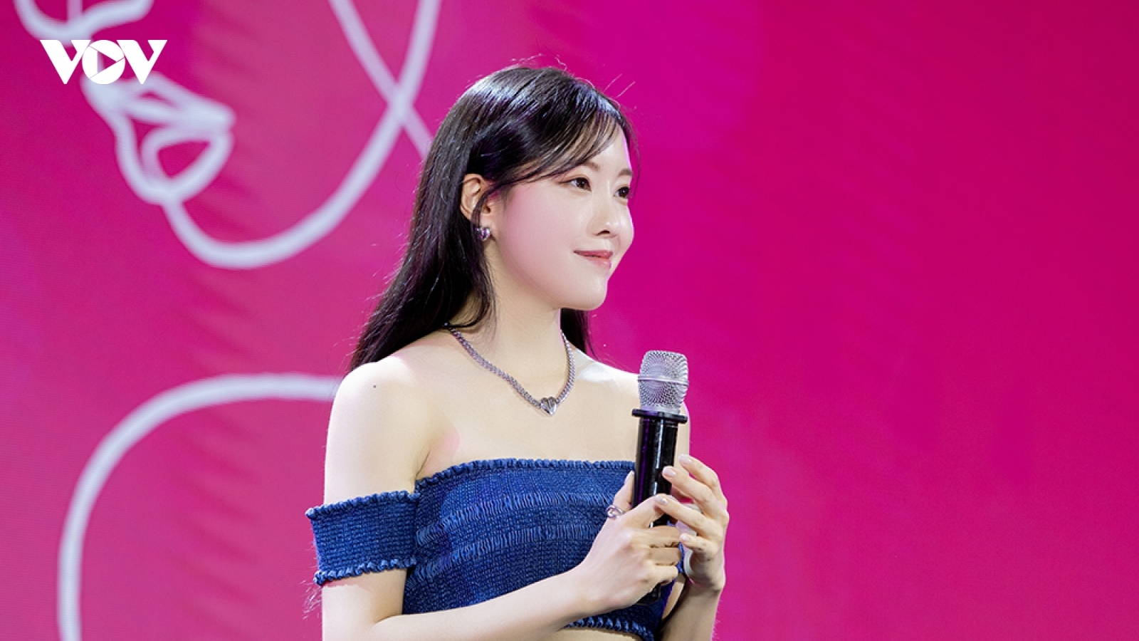 Hyomin (T-ara) tham dự sự kiện ở Hà Nội, gửi nhắn nhủ tới fan bằng tiếng Việt