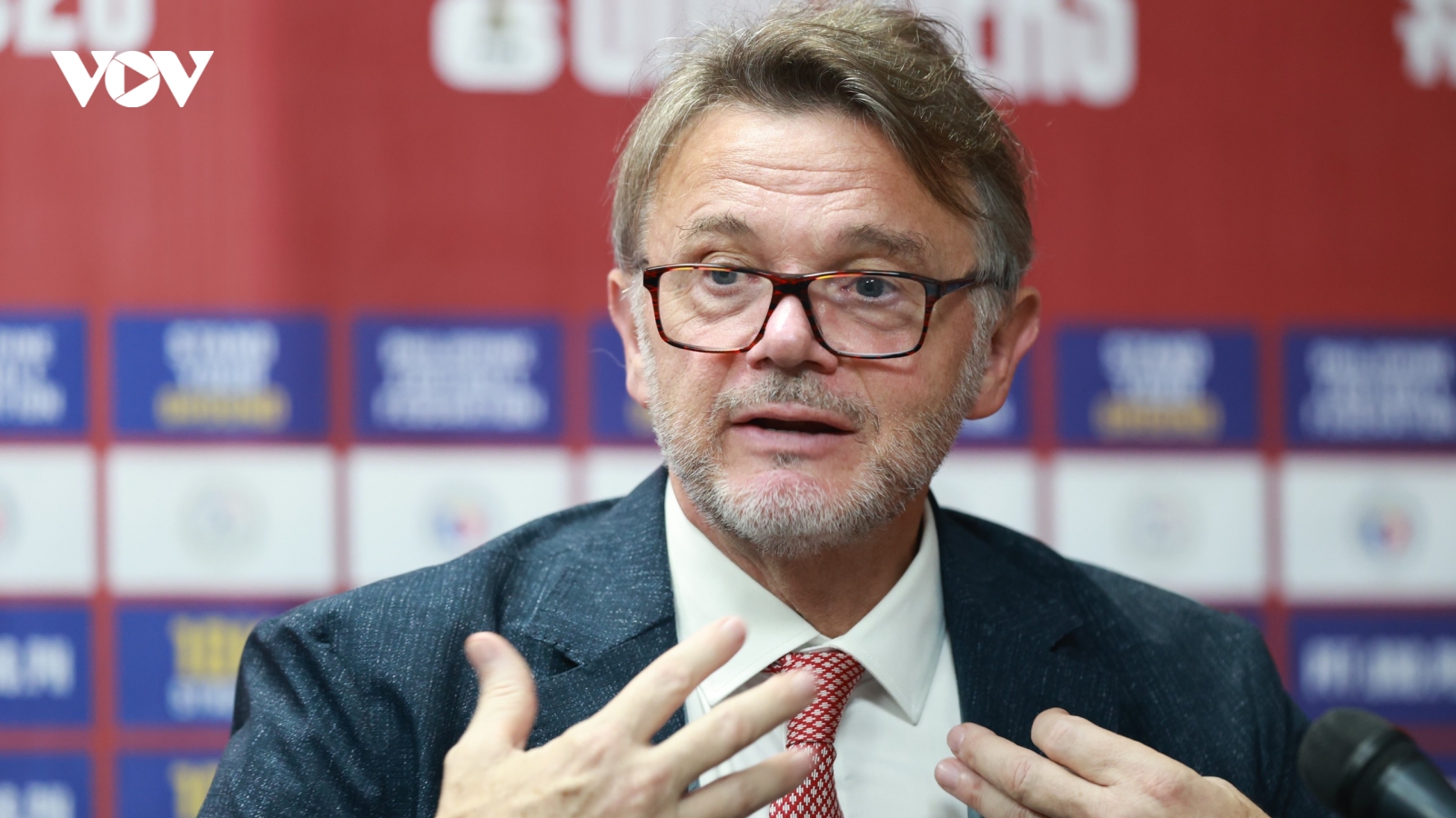 AFC nhận xét bất ngờ về HLV Troussier trước Asian Cup