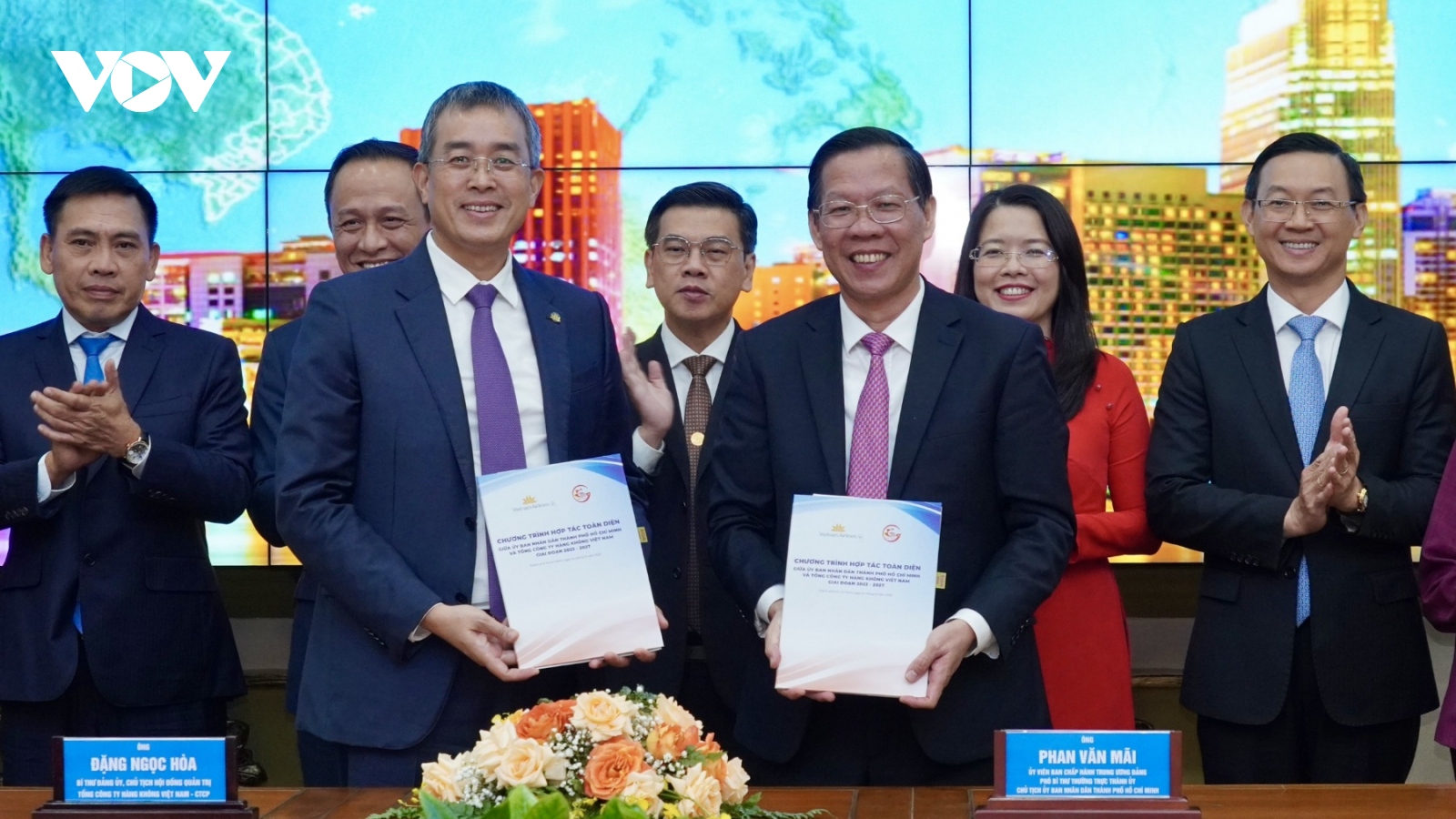 Vietnam Airlines ký hợp tác toàn diện với TP Hồ Chí Minh