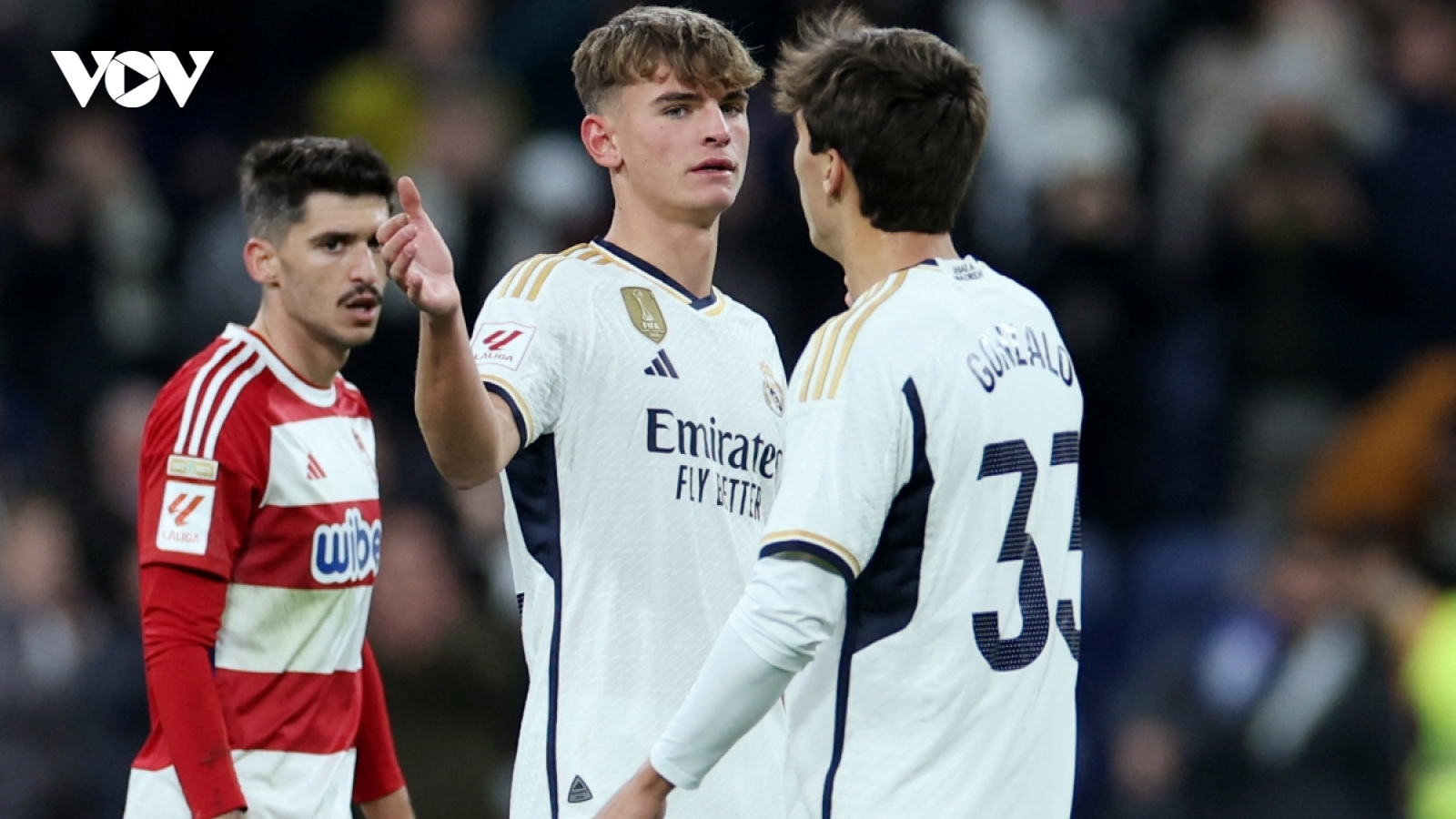 Bảng xếp hạng La Liga mới nhất: Real Madrid hơn Barca 4 điểm