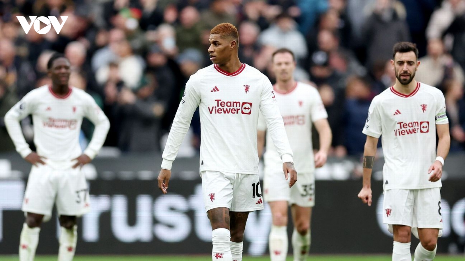 Bảng xếp hạng Ngoại hạng Anh mới nhất: Man City và MU cùng tụt hạng