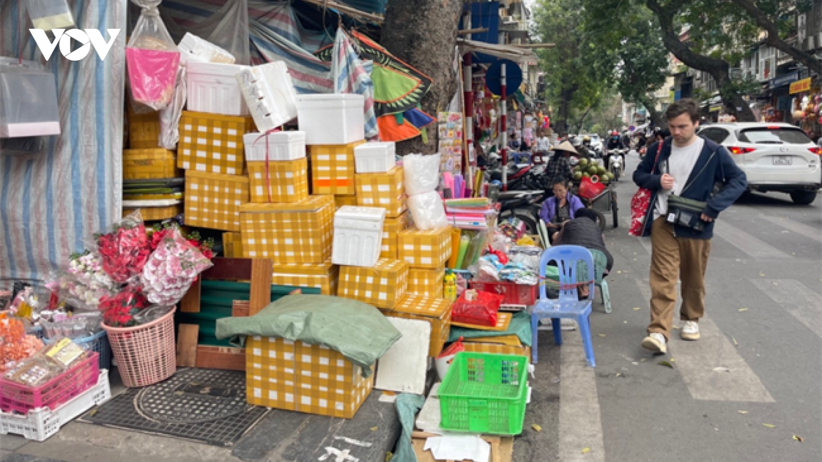 Sau TP.HCM, Hà Nội dự kiến có động thái thu phí vỉa hè, lòng đường?