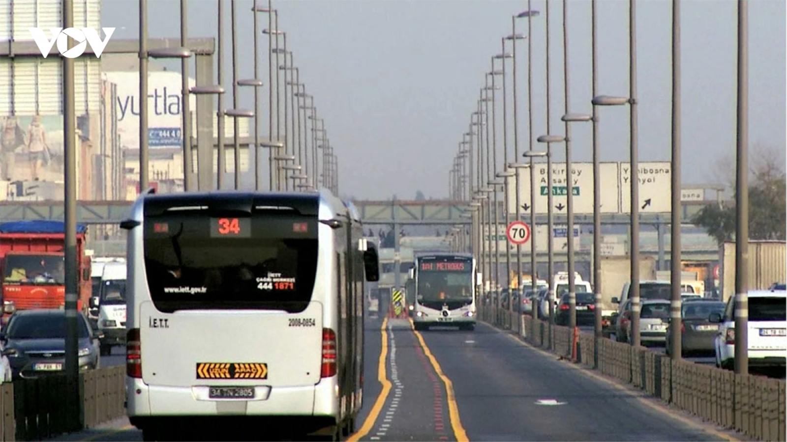 BRT và đường sắt đô thị: Lựa chọn nào?
