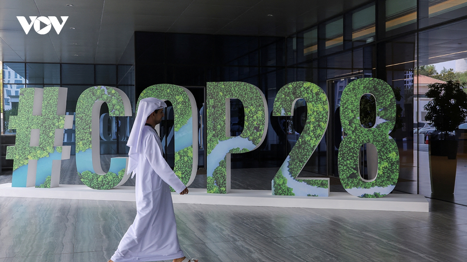 COP28 đã qua nửa chặng đường, khó khăn còn phía trước