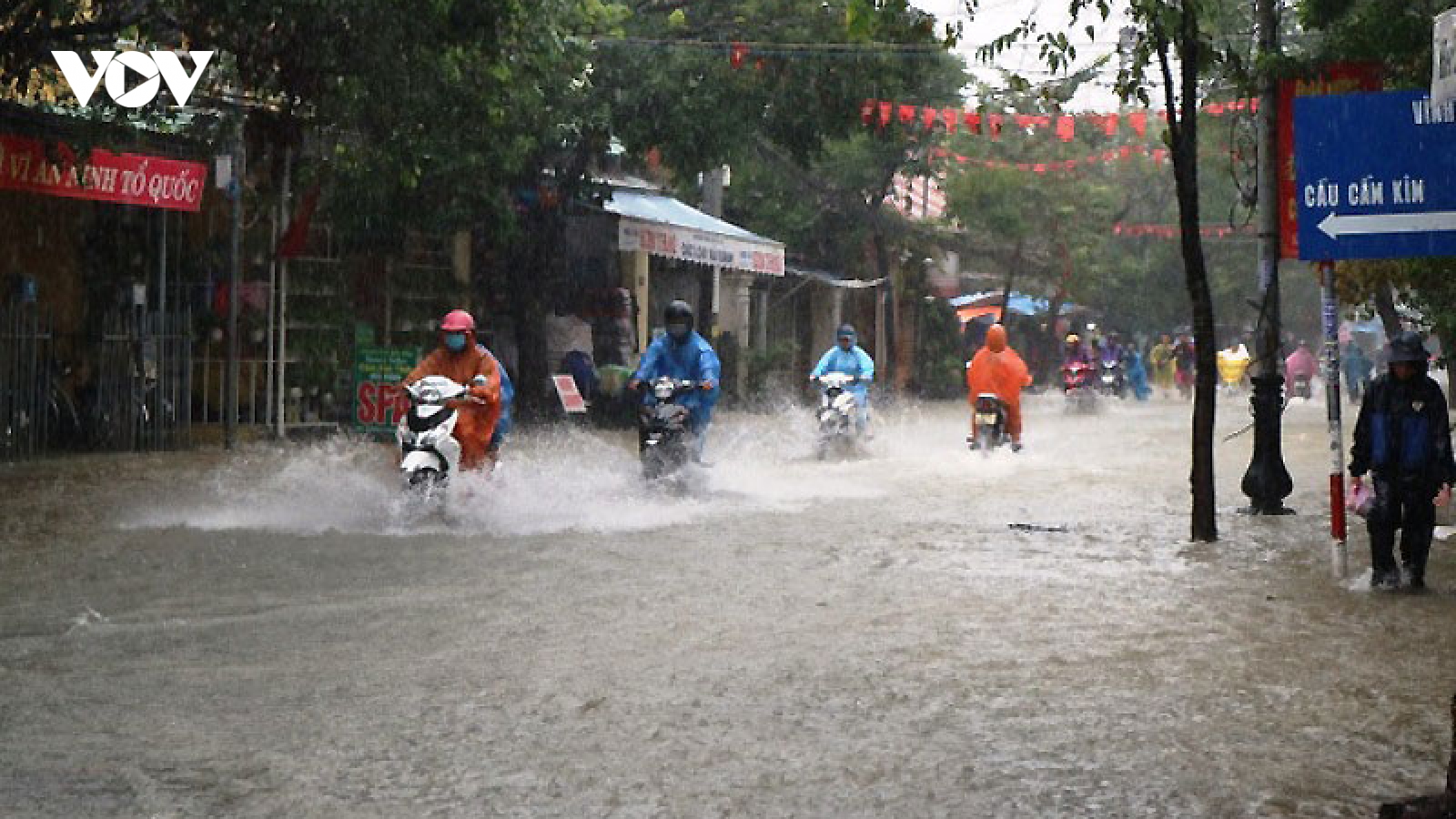 Thời tiết ngày 2/12: Khu vực Trung Bộ có mưa to đến rất to