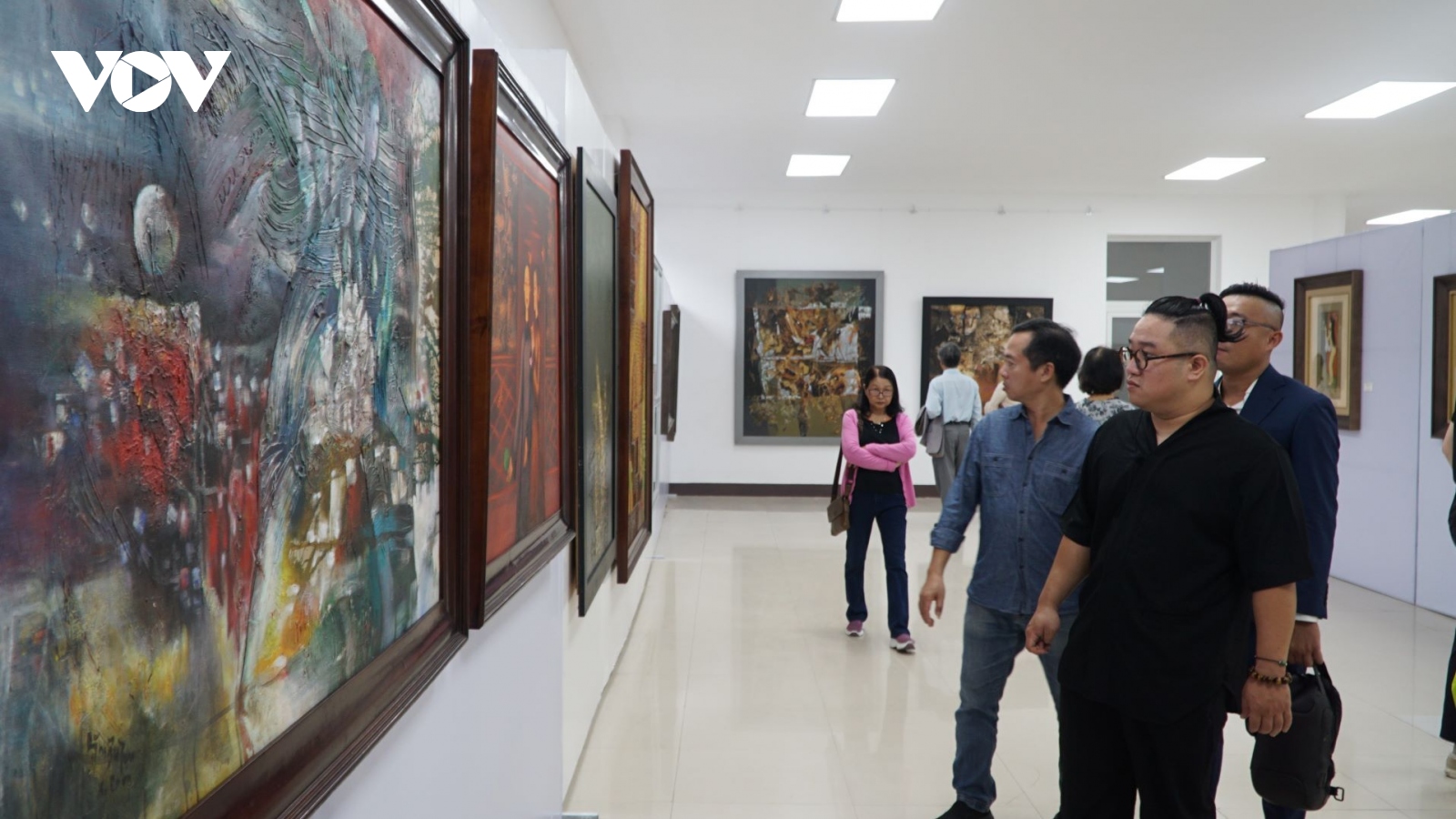 Triển lãm giới thiệu 140 tác phẩm mỹ thuật Huế đặc sắc