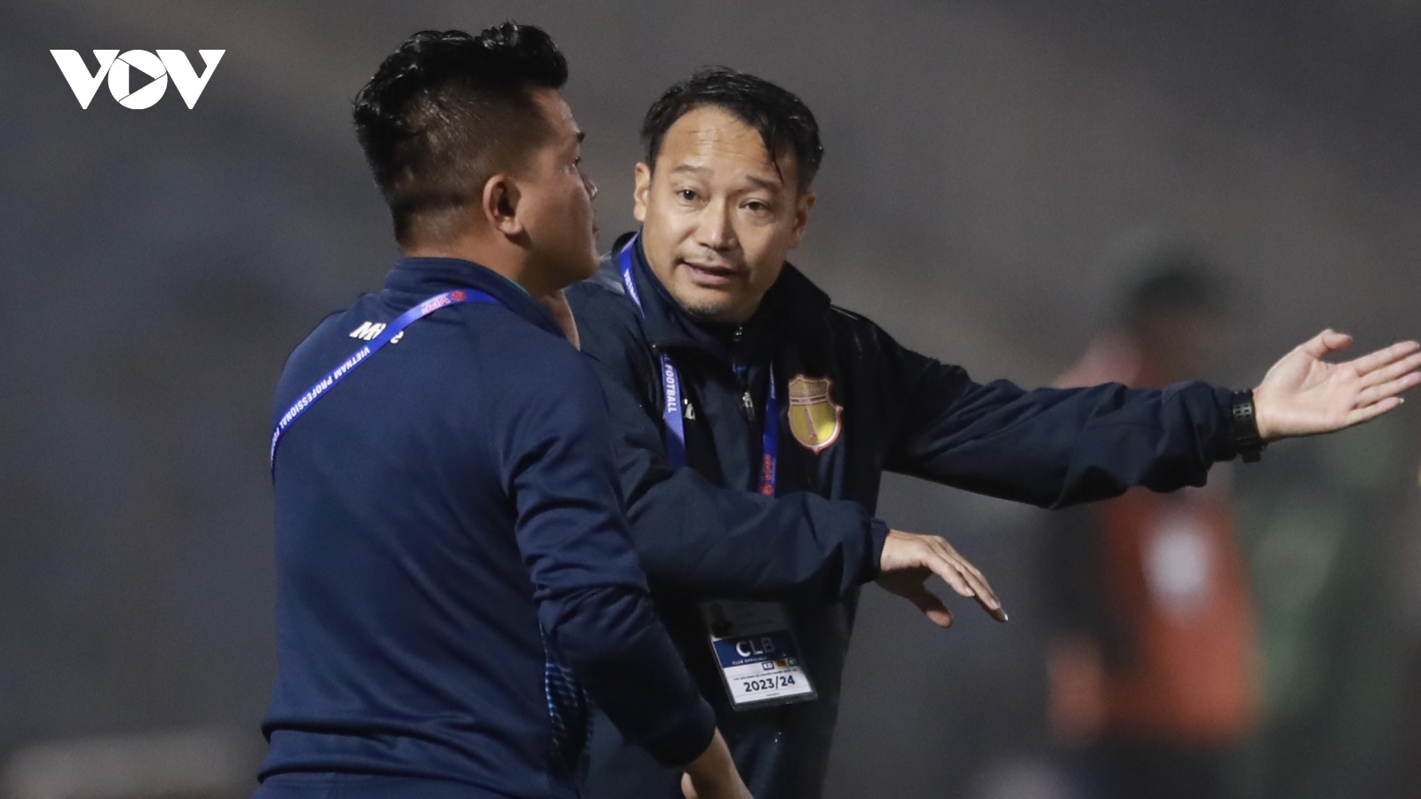 HLV Vũ Hồng Việt: “Tôi gặp áp lực lớn dù Nam Định đang toàn thắng tại V-League”