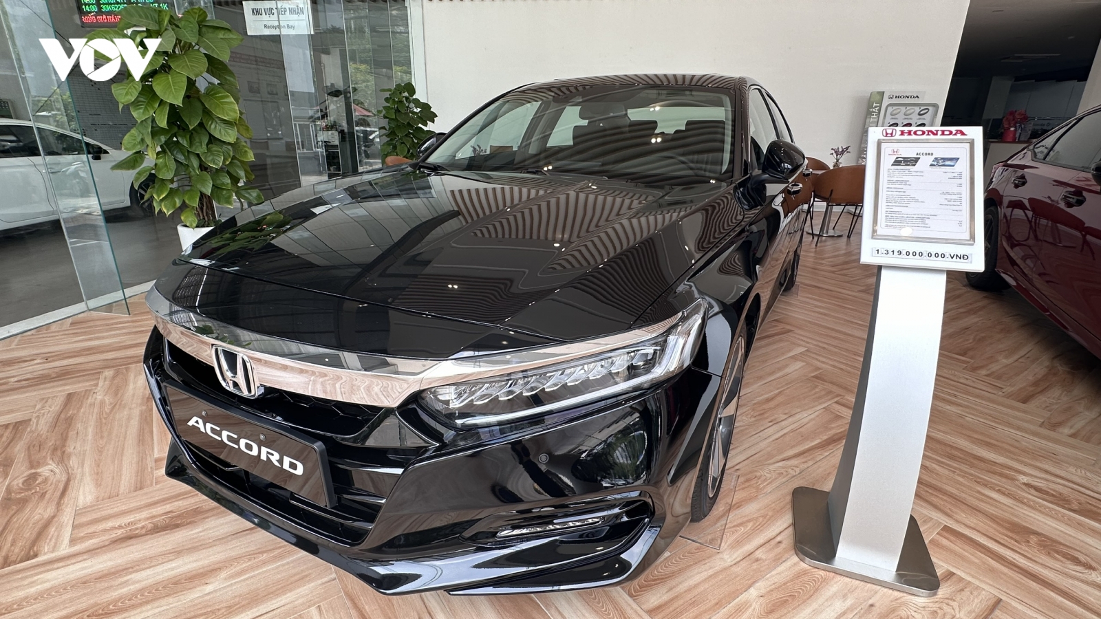 Honda Accord xóa khỏi danh mục sản phẩm tại Việt Nam, thêm cơ hội cho Toyota Camry