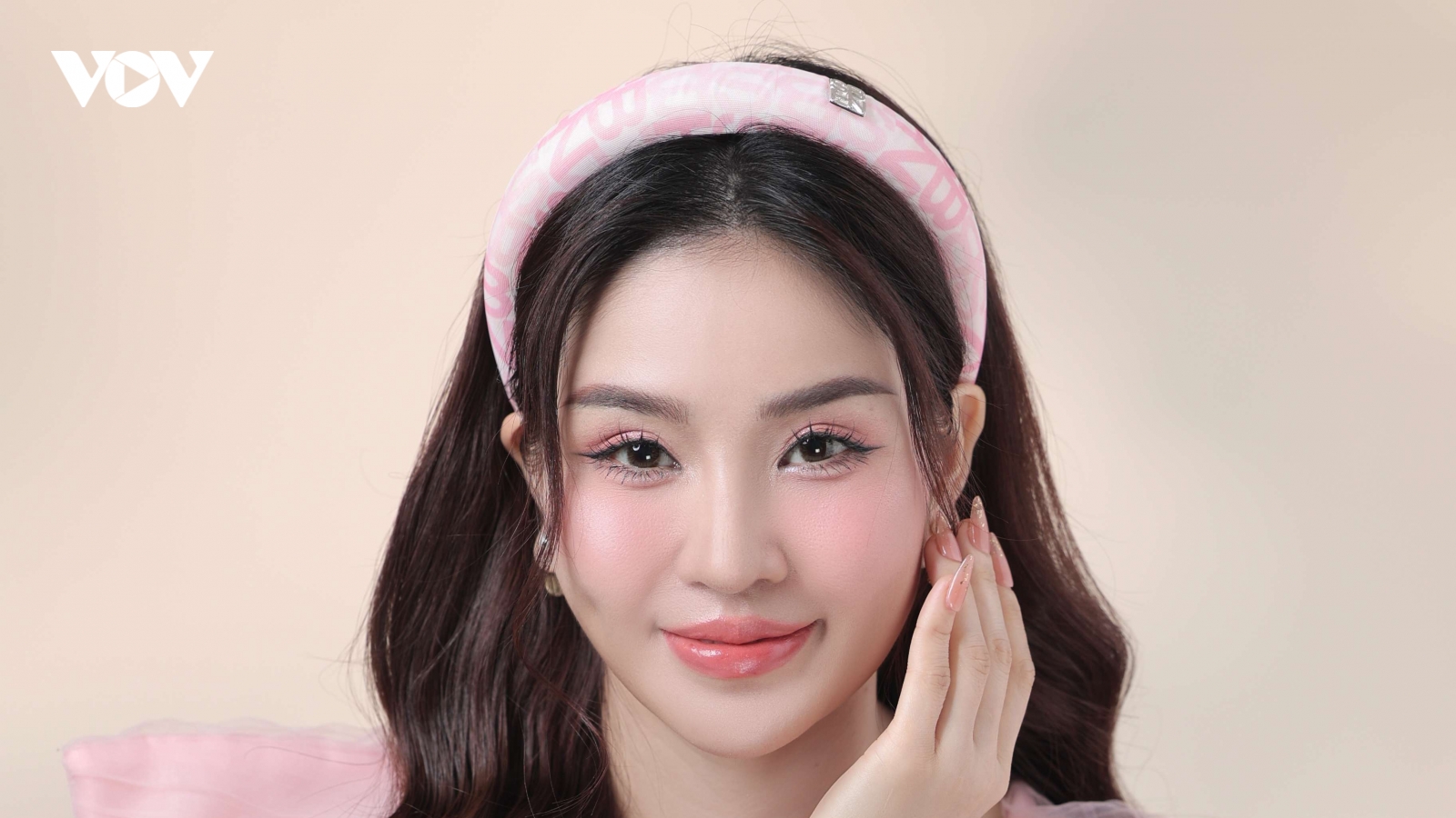 Sao Mai Lương Hà Mỹ Anh ra album đầu tay sau 6 năm vào nghề