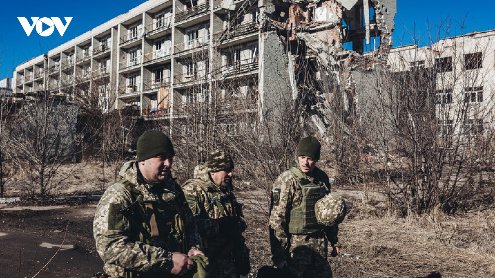 Ukraine xác nhận rút khỏi thành trì chiến lược Maryinka