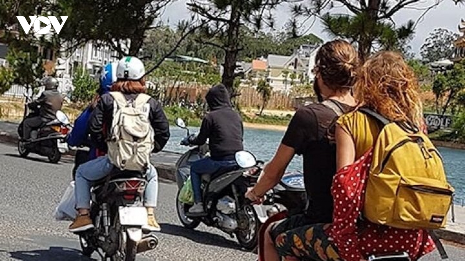 Người nước ngoài vi phạm giao thông sẽ bị xử lý thế nào?