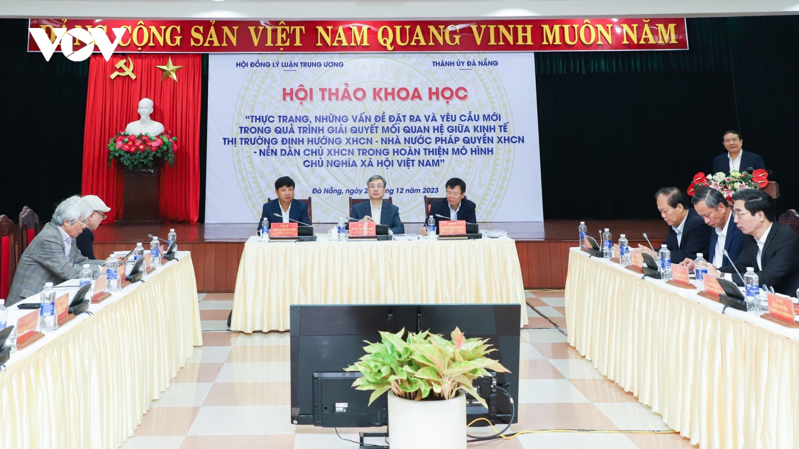 Kinh tế thị trường định hướng XHCN ở Việt Nam không ngừng hoàn thiện