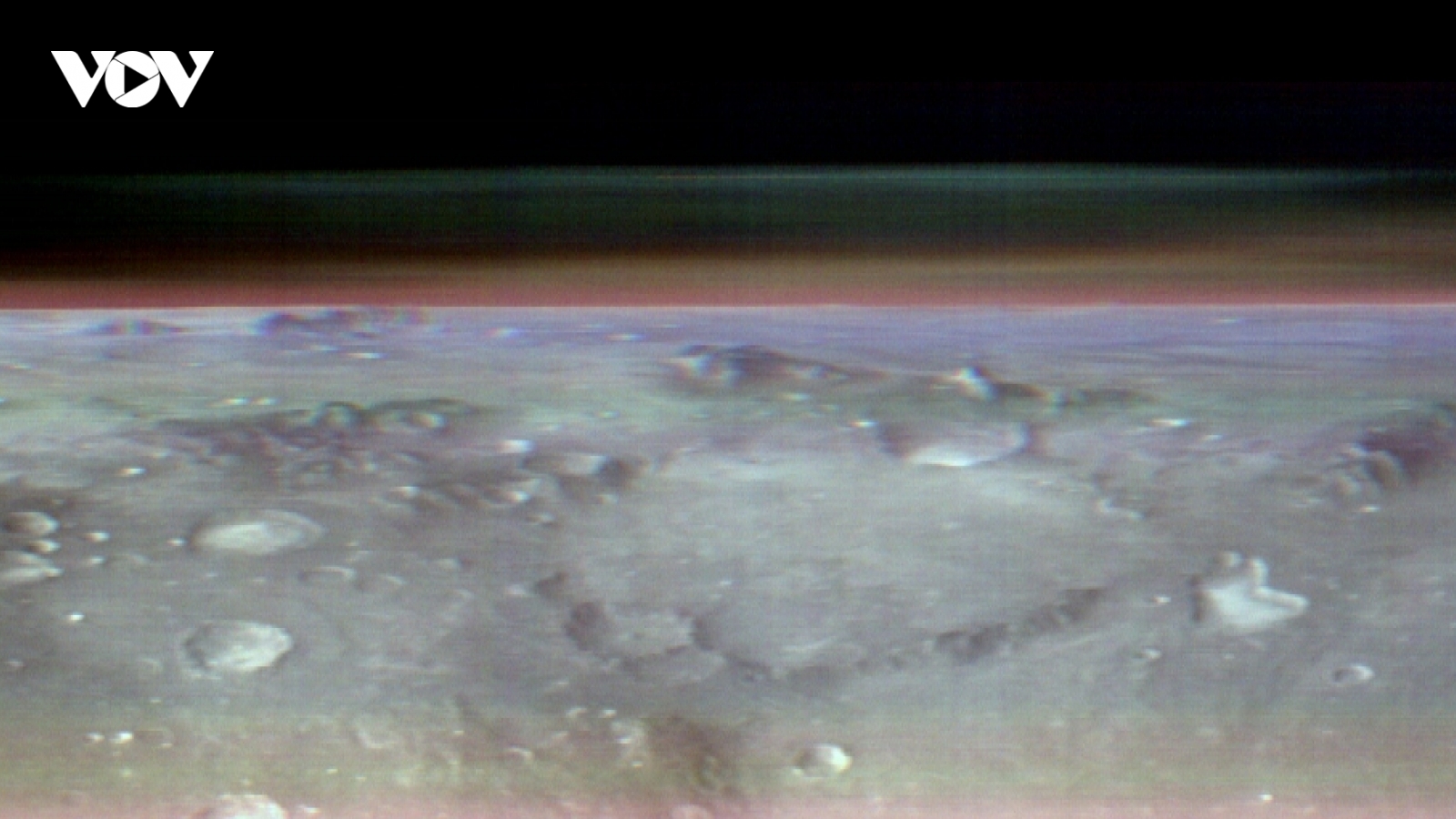 Cảnh chưa từng thấy trên sao Hỏa trong bức ảnh NASA mất 3 tháng để chụp lại
