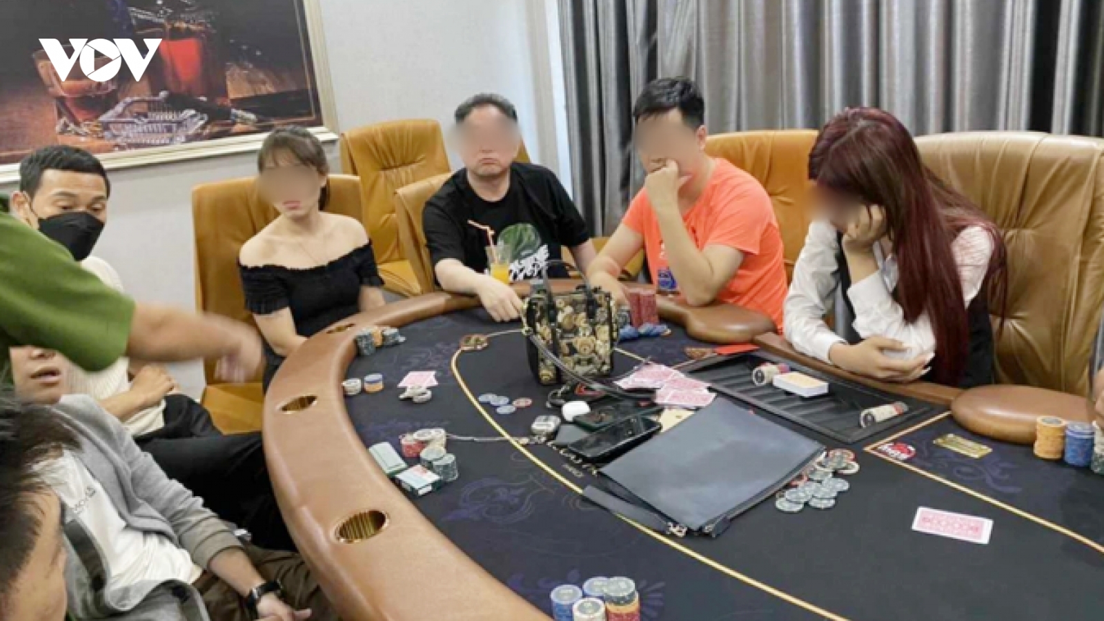 Triệt phá ổ đánh bạc bằng hình thức Poker, giao dịch hơn 20 tỷ đồng tại Hà Nội