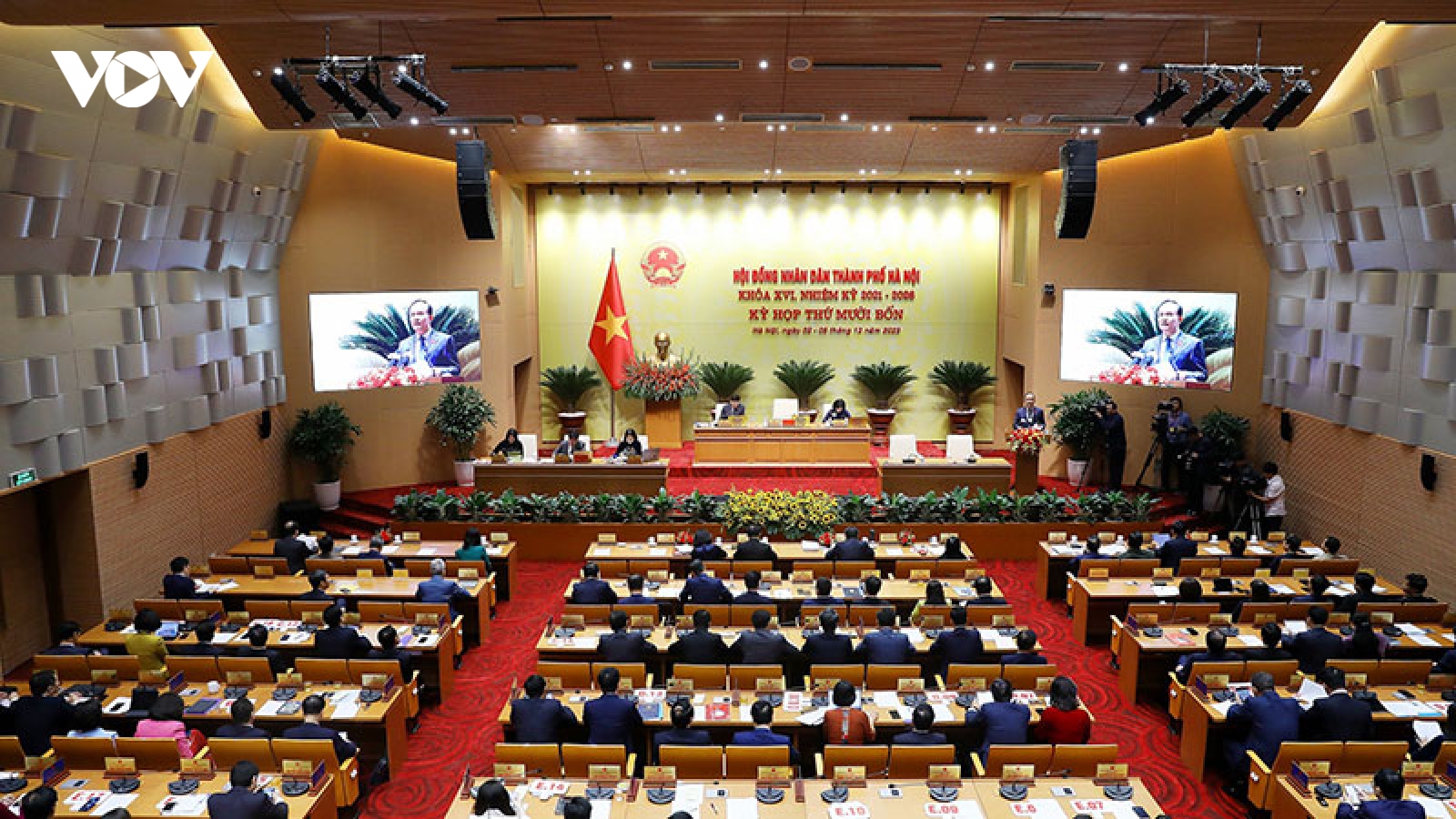 HĐND TP Hà Nội chất vấn lãnh đạo thành phố về các dự án môi trường, giao thông đô thị