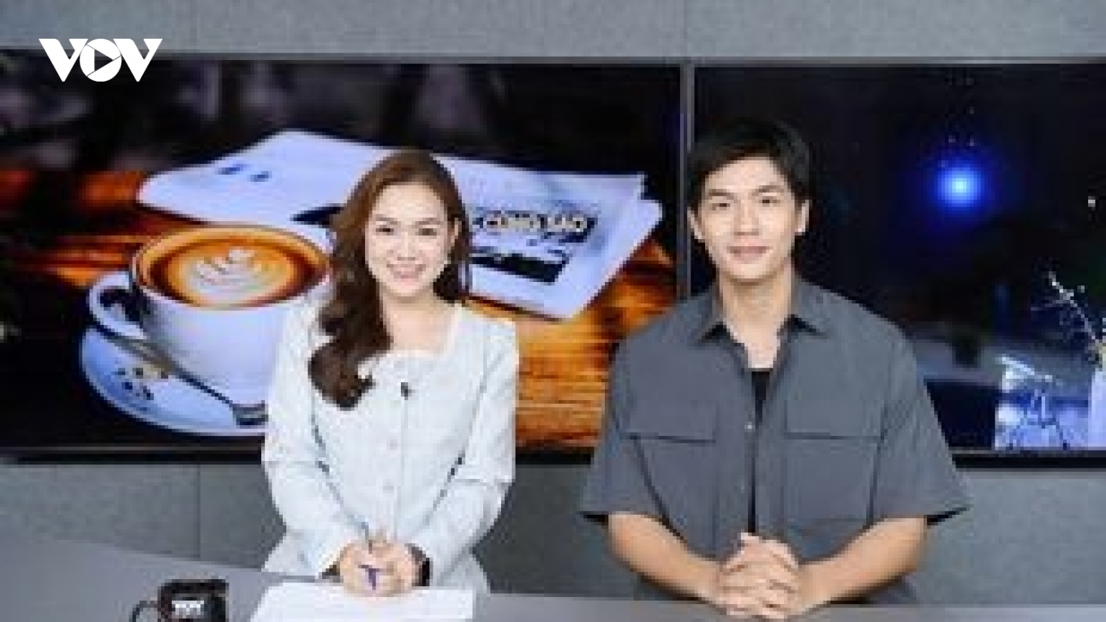 Quốc Anh khẳng định chỉ là "chị em thân thiết" với MLee