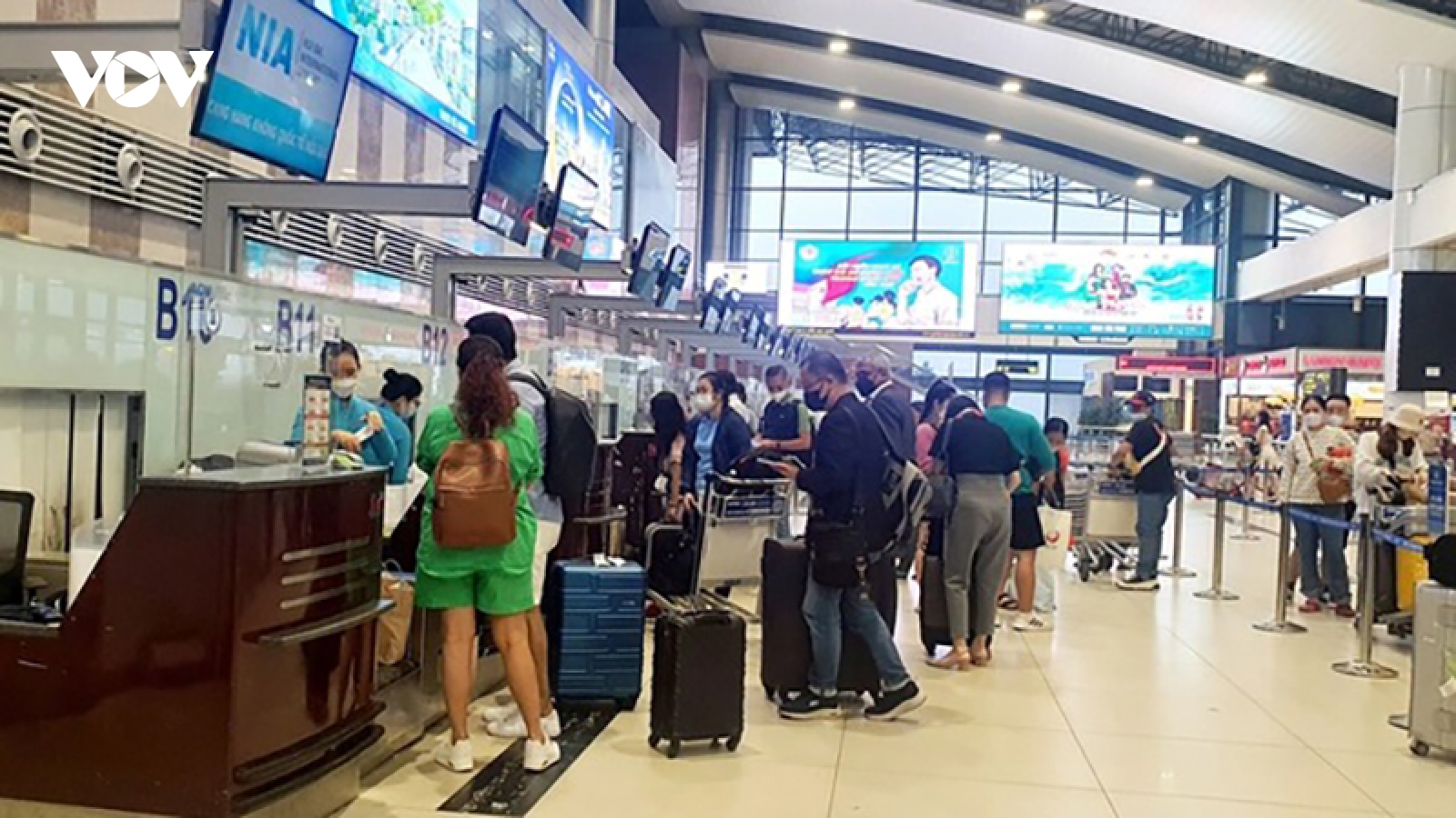 Tăng trần giá vé máy bay: Các hãng du lịch chủ động thích ứng