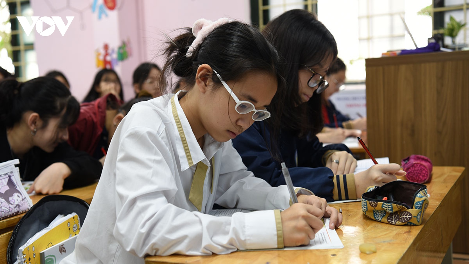 Phụ huynh, học sinh Hà Nội thấp thỏm mong công bố môn thi vào lớp 10