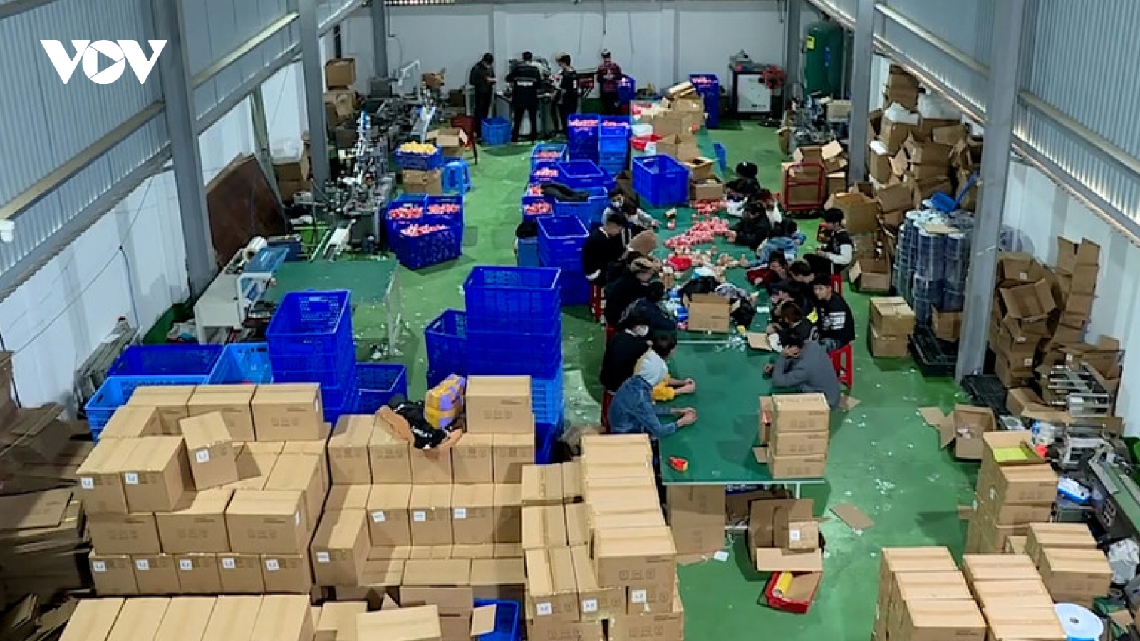 Tạm giữ gần 400.000 đầu đốt thuốc lá điện tử không rõ nguồn gốc ở Bắc Ninh