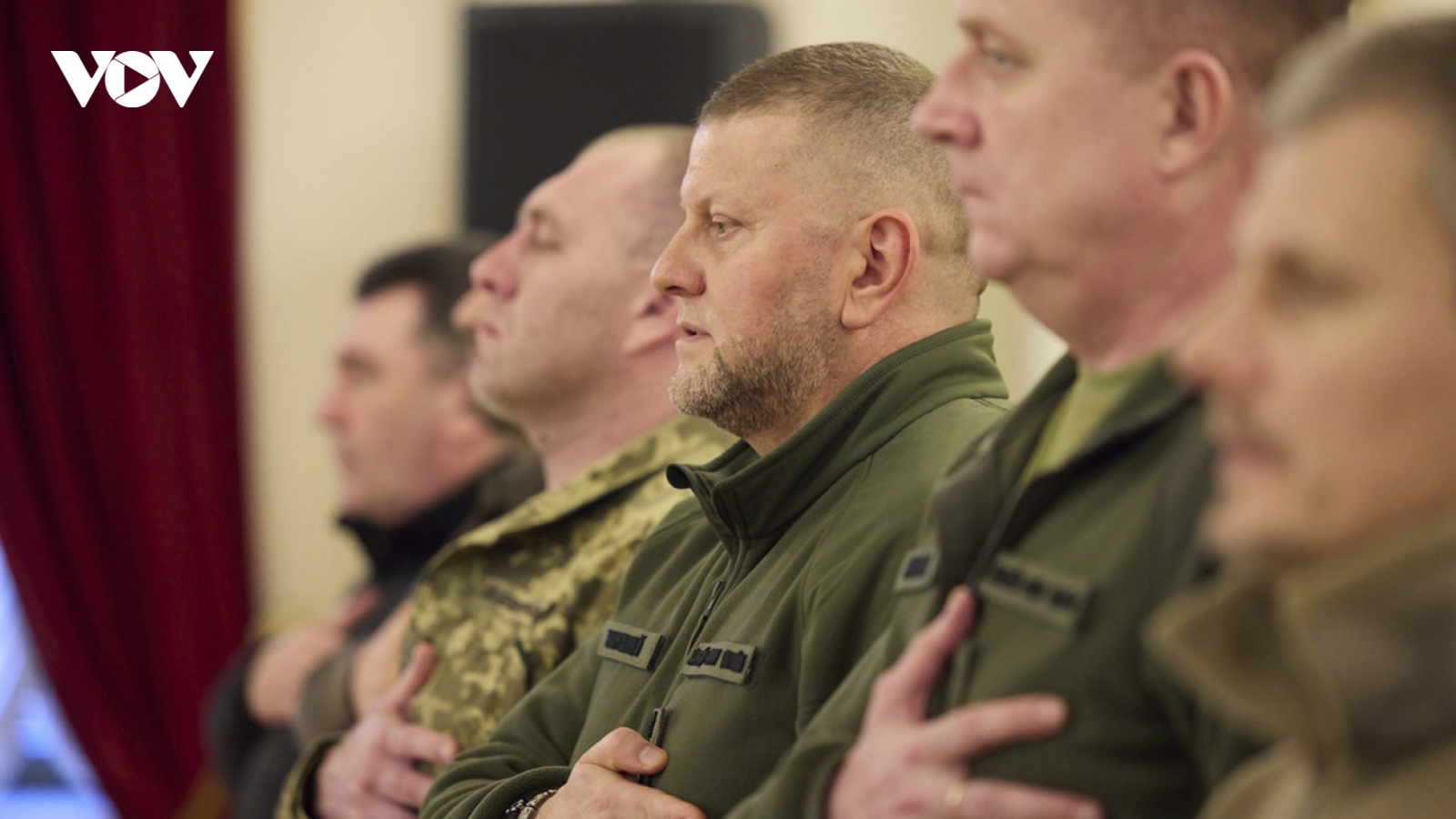 Ukraine chấn động vụ gài máy nghe lén Tổng tư lệnh - Ai theo dõi Zaluzhny?