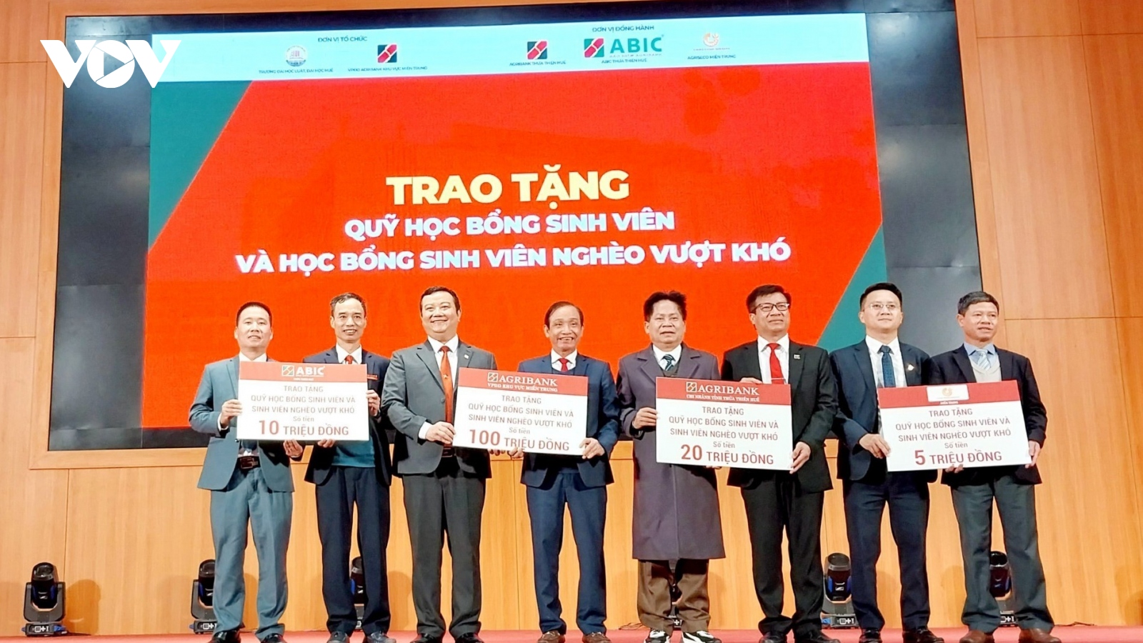 Ký kết hợp tác toàn diện giữa Agribank khu vực Miền Trung và Đại học Luật Huế