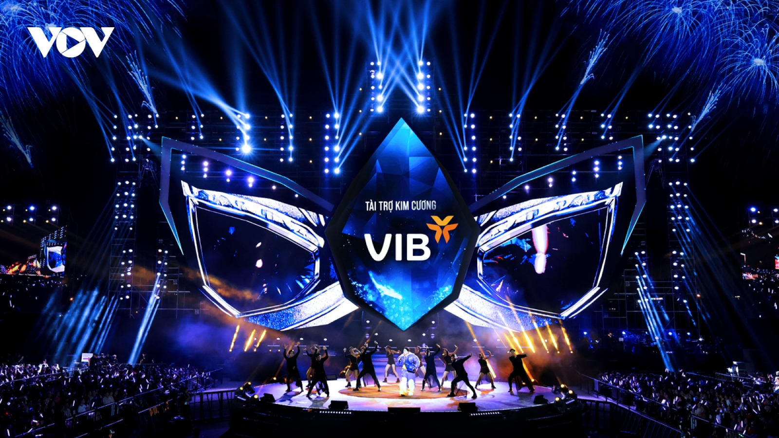 VIB hòa nhịp cùng khán giả tại The Masked Singer Vietnam All-Star Concert 2023