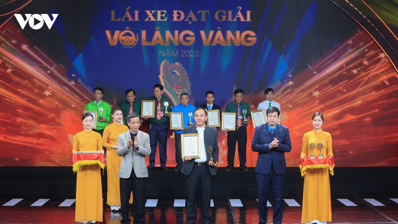 Vô lăng vàng 2023: Tôn vinh 20 tập thể và 50 cá nhân vì ATGT cộng đồng