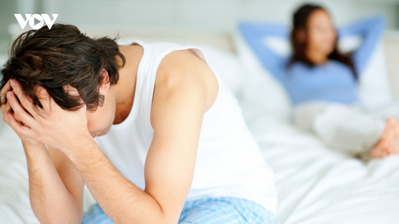 Ông ngoại 52 tuổi lo lắng vì không thể đáp ứng nhu cầu sinh lý của vợ