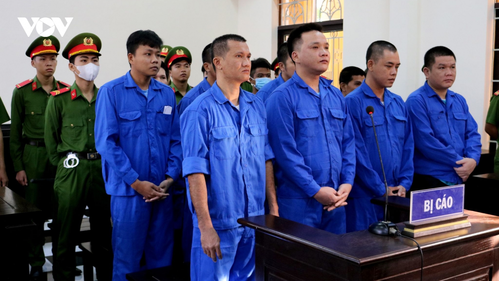 Trà Vinh tuyên án 11 bị cáo chống người thi hành công vụ