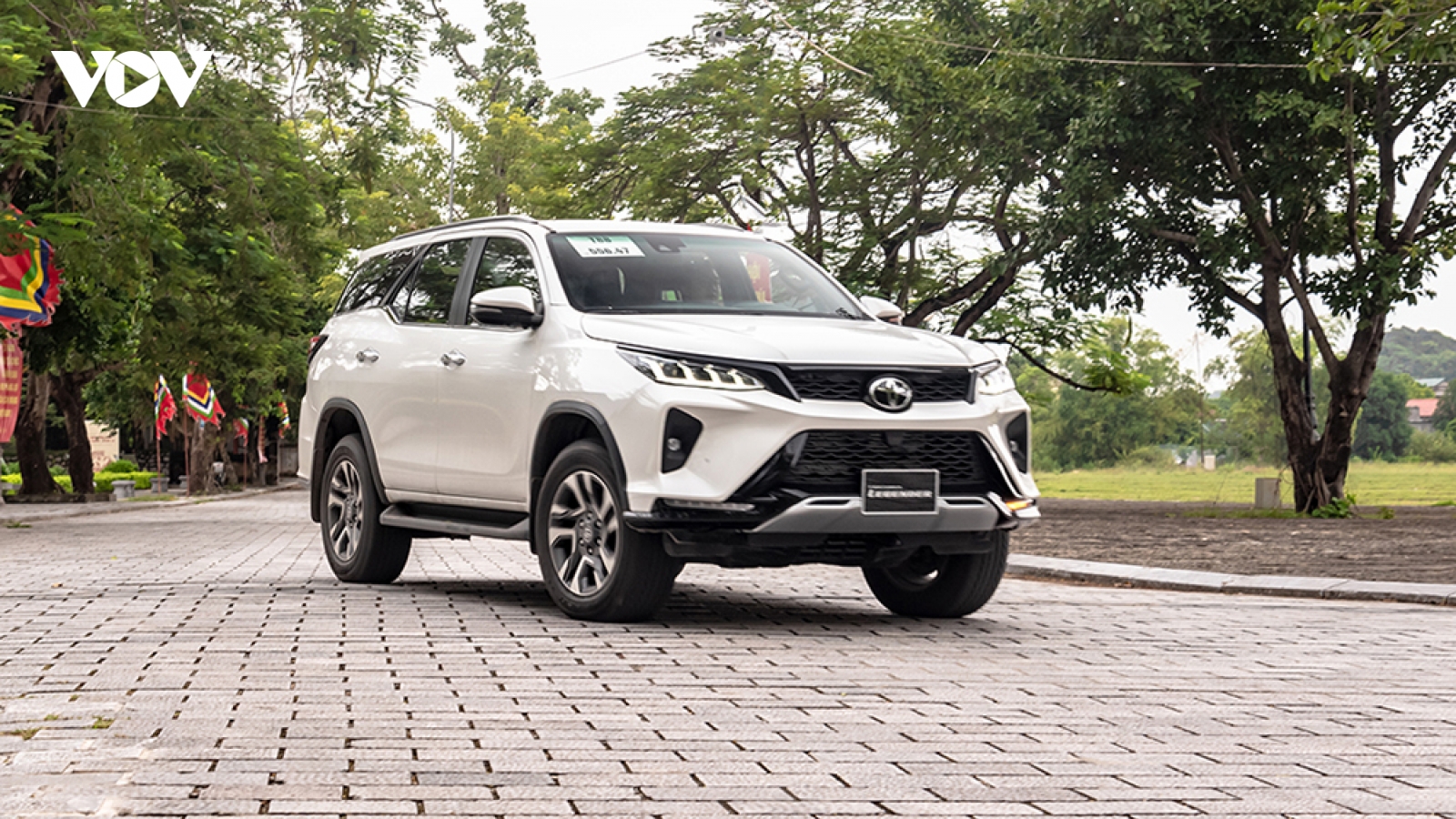 Tăng trang bị, giảm giá bán, Toyota Fortuner 2024 “món hời” cho khách hàng Việt