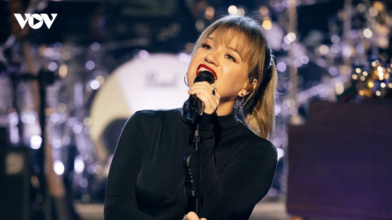 Kelly Clarkson chia sẻ bí quyết giảm cân hậu ly hôn