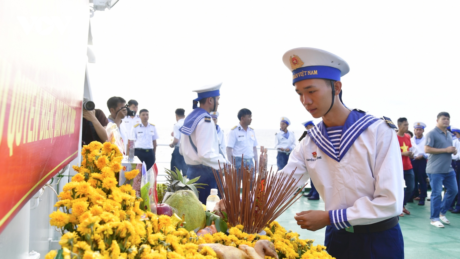 Lễ tưởng niệm cán bộ, chiến sĩ hy sinh khi làm nhiệm vụ bảo vệ đảo Gạc Ma