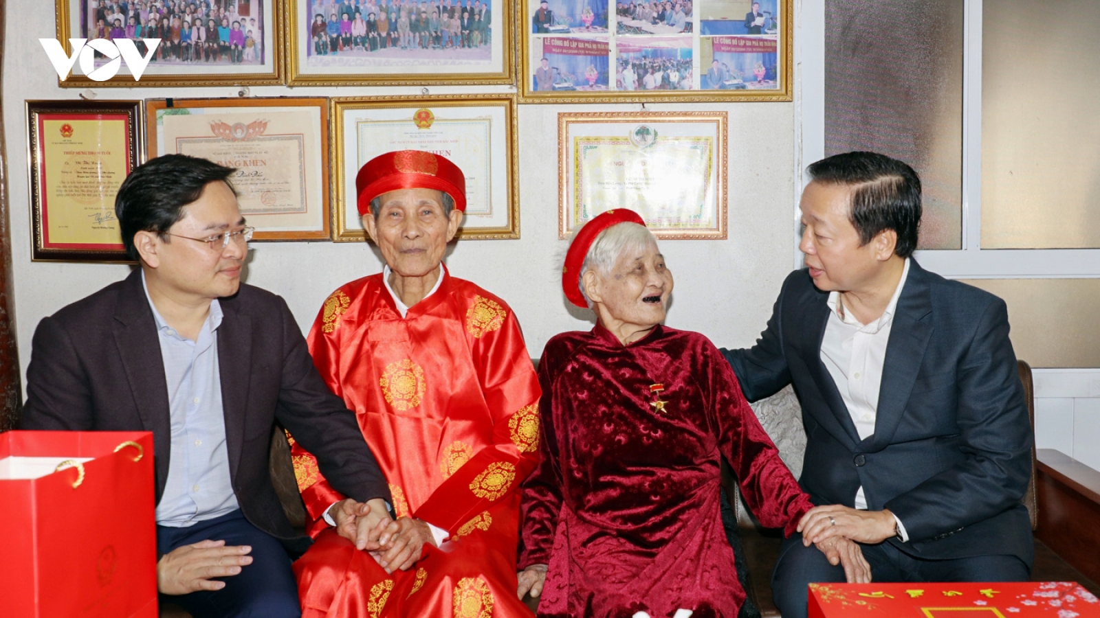 Phó Thủ tướng Chính phủ Trần Hồng Hà thăm, tặng quà Tết tại Bắc Ninh