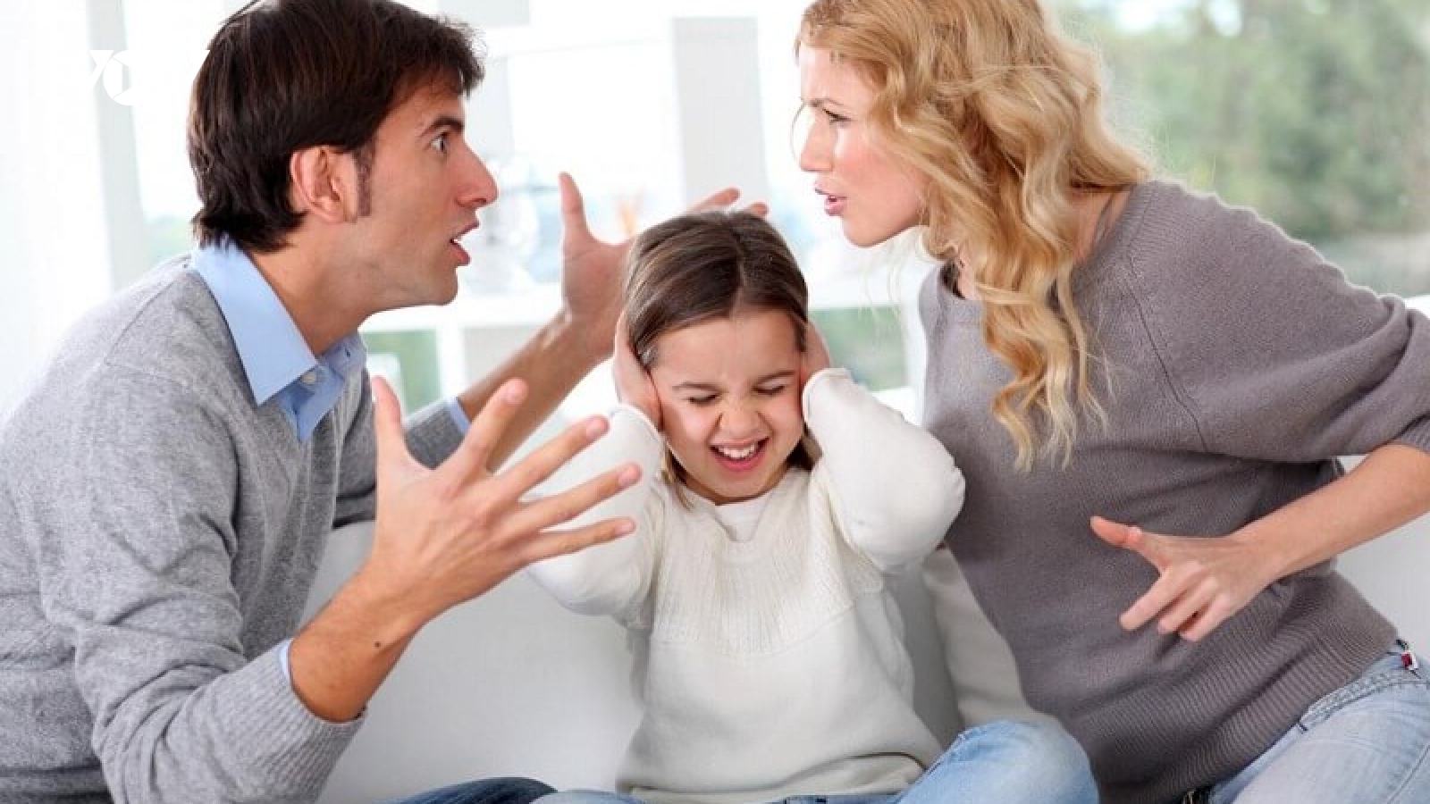 Tôi bất bình vì cách chồng dạy con