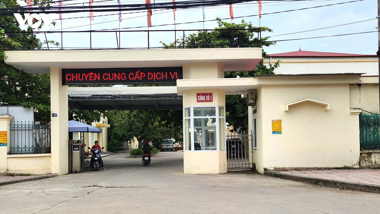 Hàng trăm cán bộ, nhân viên Bệnh viện đa khoa huyện Nho Quan bị nợ lương kéo dài