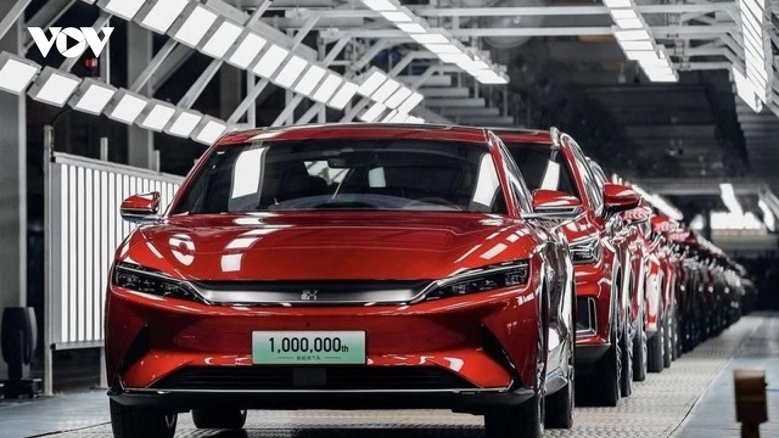 Hãng xe điện BYD của Trung Quốc lần đầu tiên vượt Tesla về doanh số bán hàng