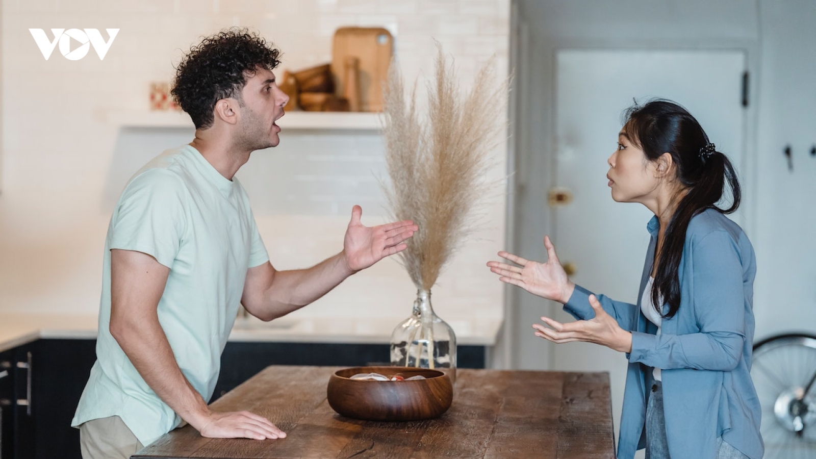 Tôi khổ sở vì yêu phải cô bạn gái có tính cách tiểu thư