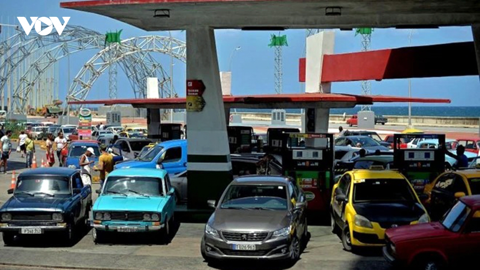 Cuba tăng giá xăng dầu sau nhiều thập kỷ