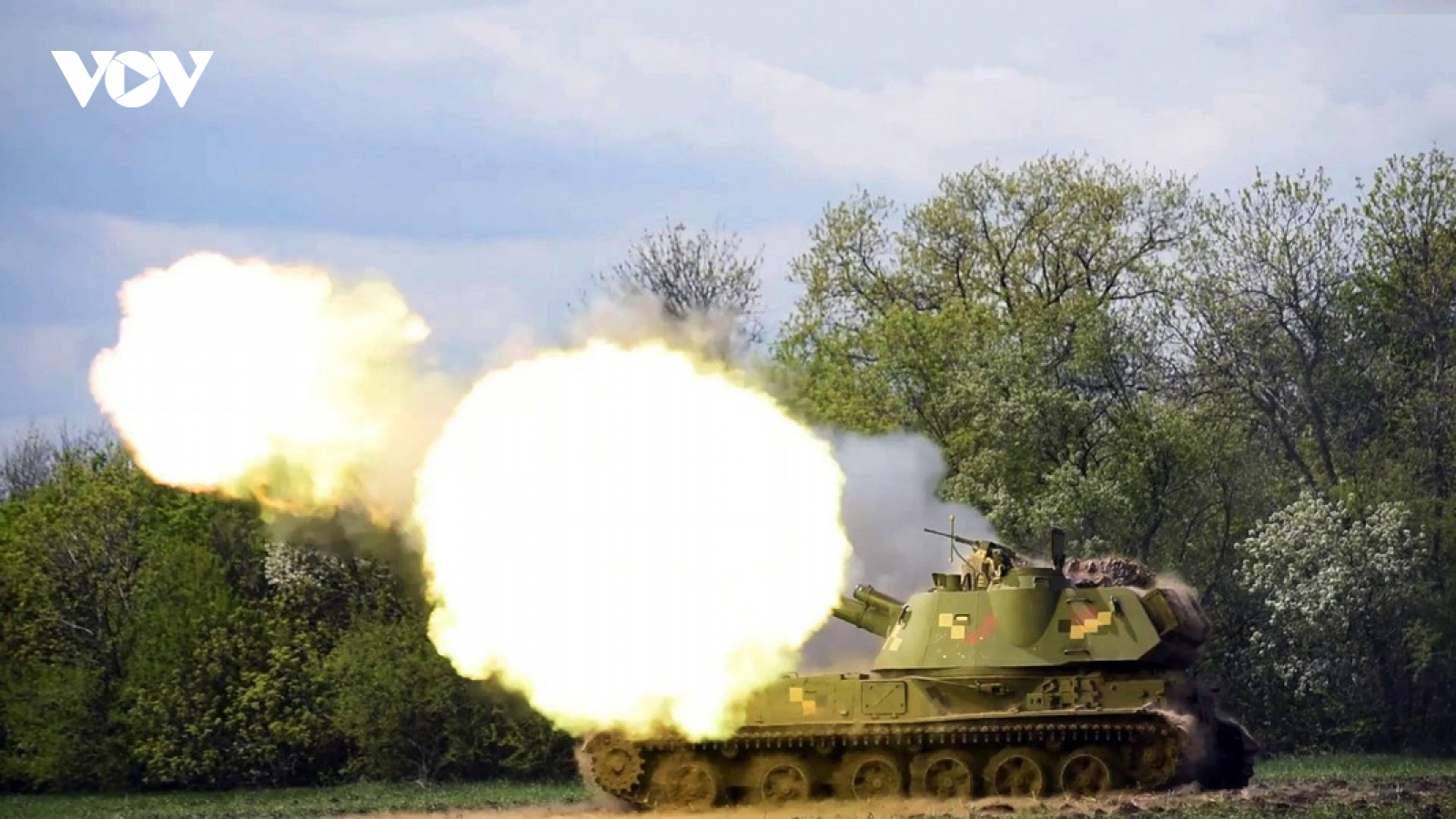 Pháo tự hành 2S3 Akatsiya của Nga dội hỏa lực bắn hạ mục tiêu Ukraine