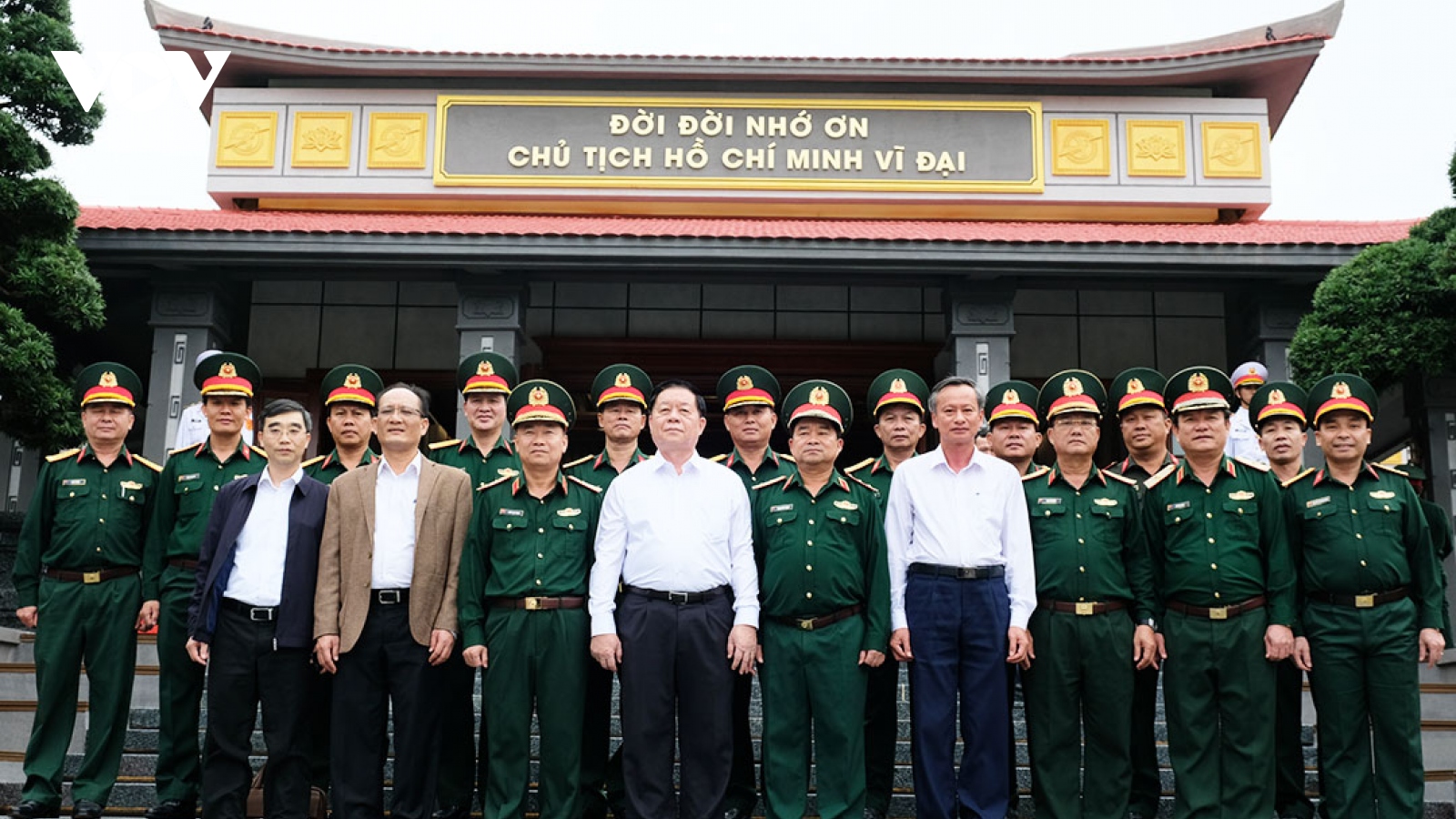 Ông Nguyễn Trọng Nghĩa đề nghị Quân khu 5 chăm lo tốt đồng bào nghèo vùng biên giới